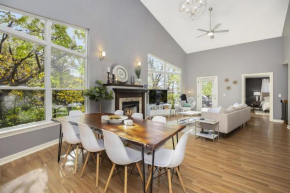 Fayettevilla - 3 minutes from the U of A and Bike Trails - Sleeps 15!